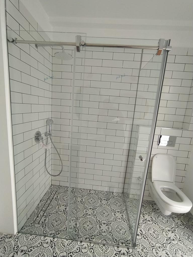 İstanbul Serisi Yan Panelli Şeffaf Duşakabin