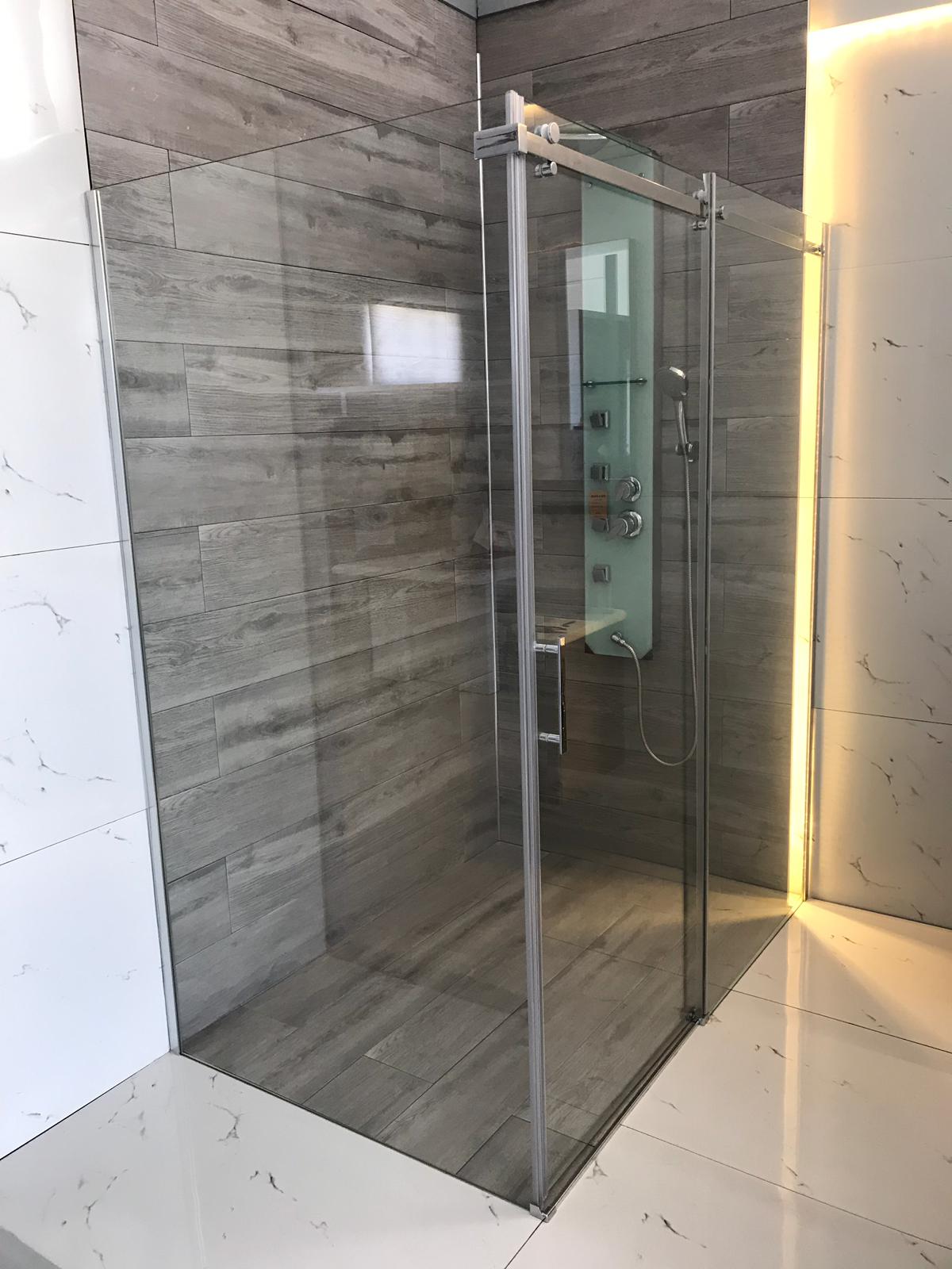 Smeraldo Serisi Yan Panelli Duşakabin