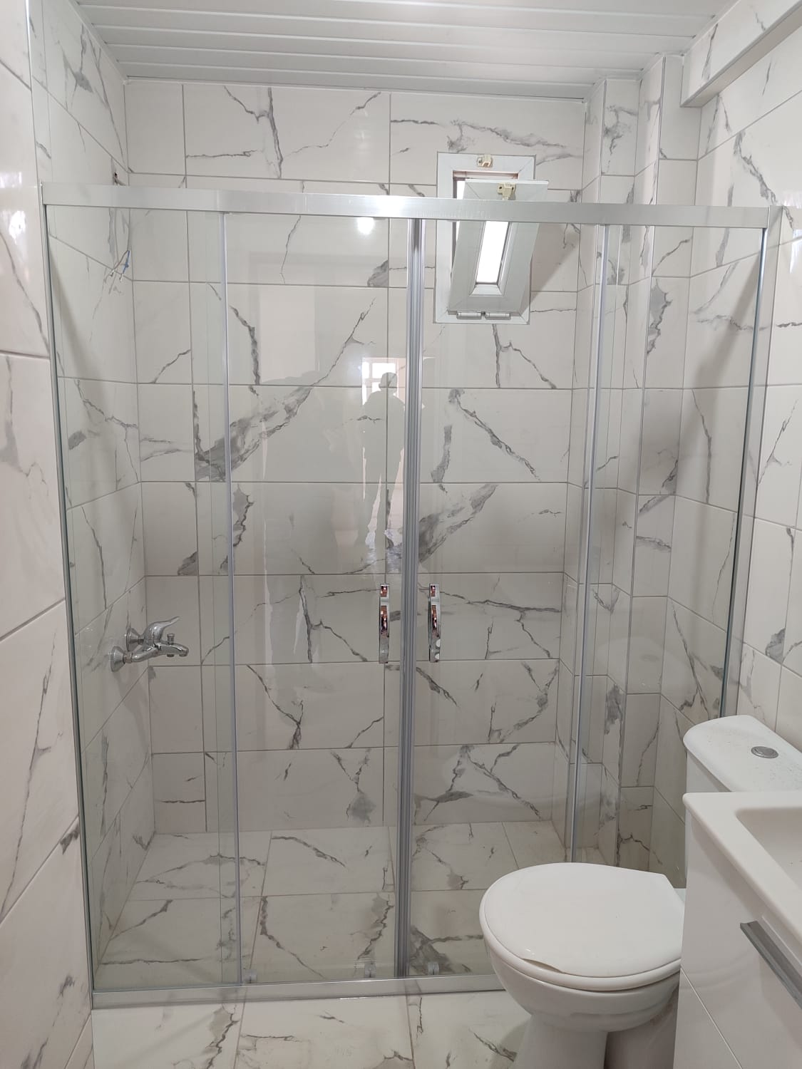 Pratiko Serisi Şeffaf Duşakabin