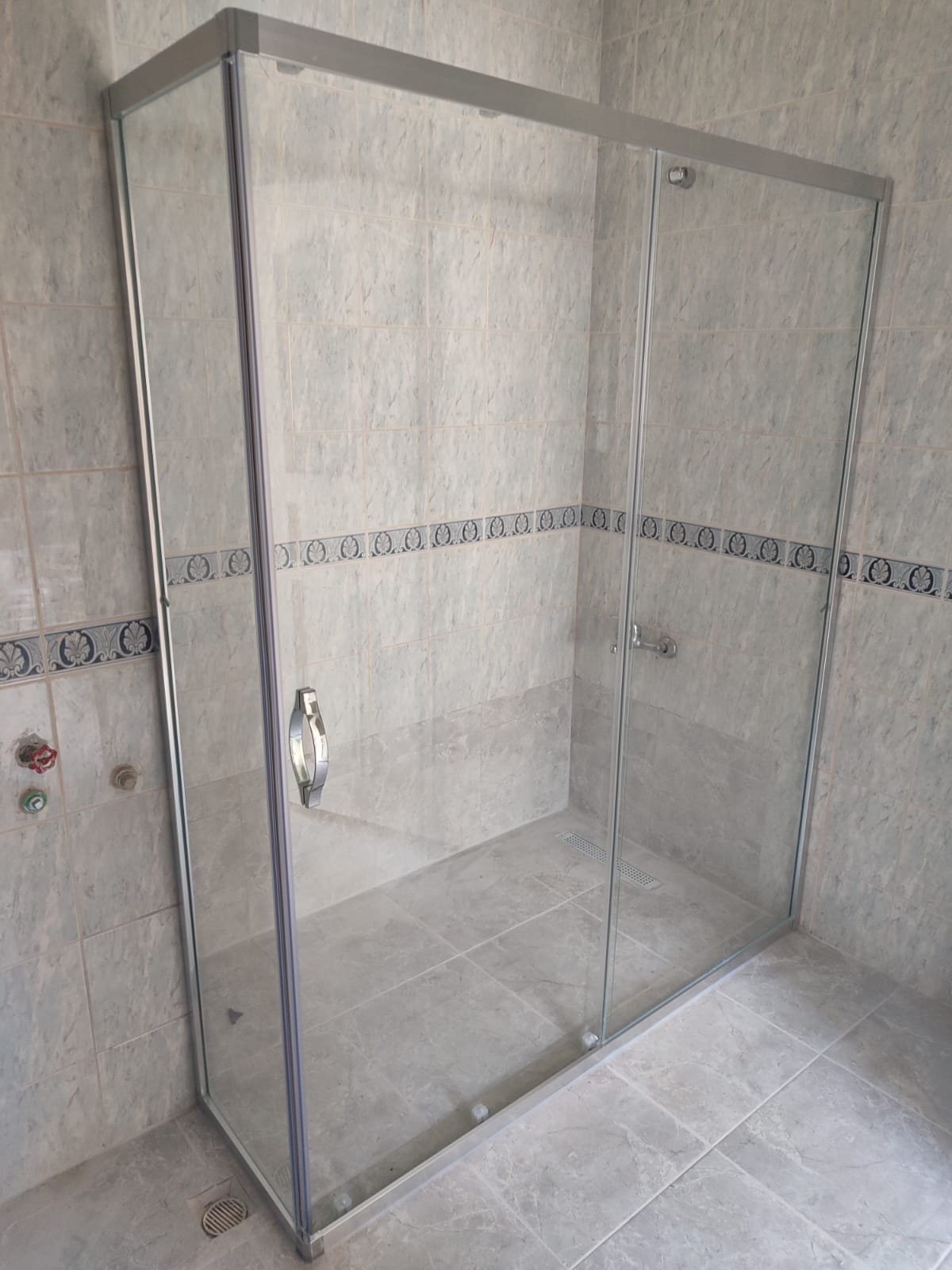 Pratiko Serisi Yan Panelli Duşakabin